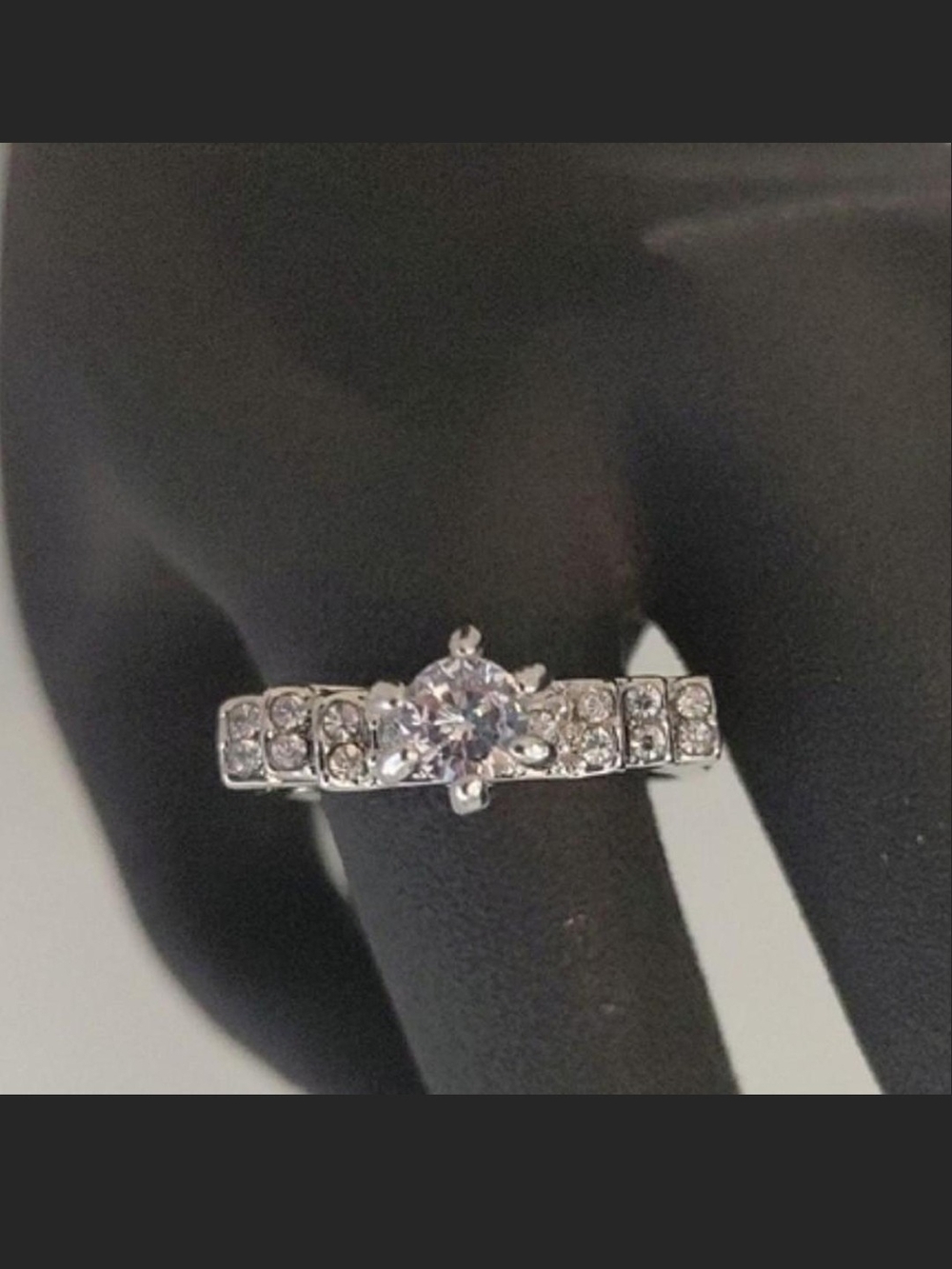 Source Unknown Silver Clear Crystal Solitaire Ring